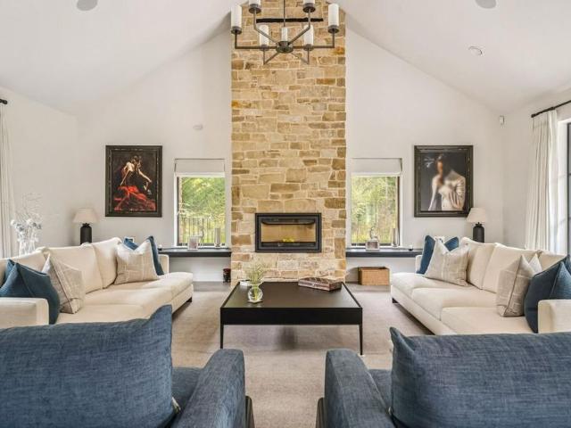 5 bedroom detached house to rent