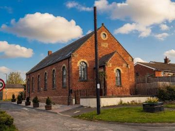 5 bedroom detached house to rent