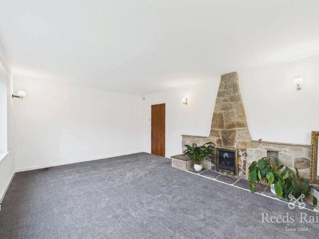 5 bedroom detached house to rent