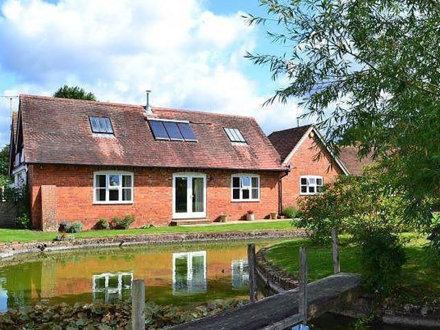 5 bedroom detached house to rent