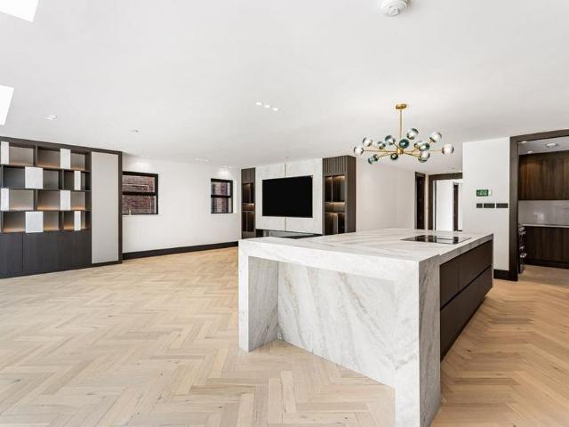 5 bedroom detached house to rent