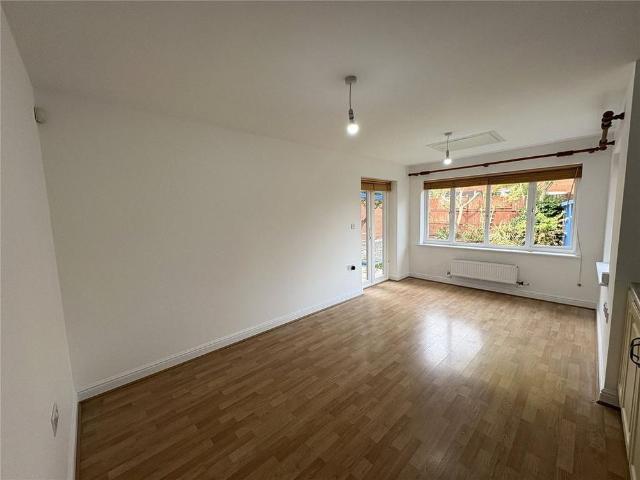5 bedroom detached house to rent