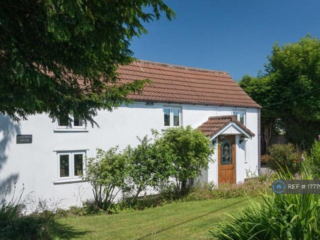 5 bedroom detached house to rent