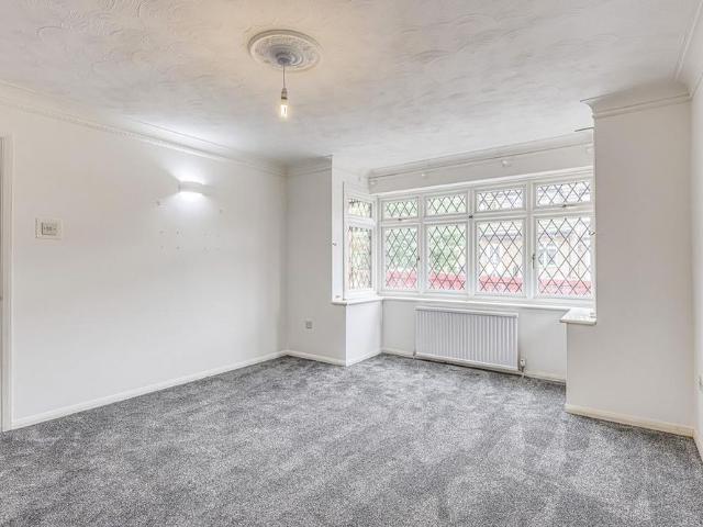 5 bedroom detached house to rent