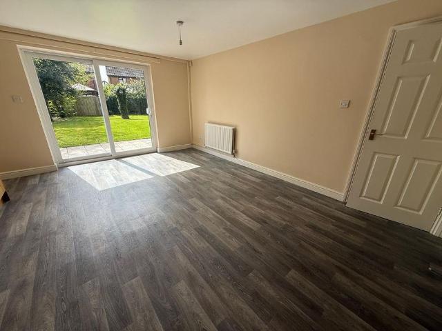 5 bedroom detached house to rent