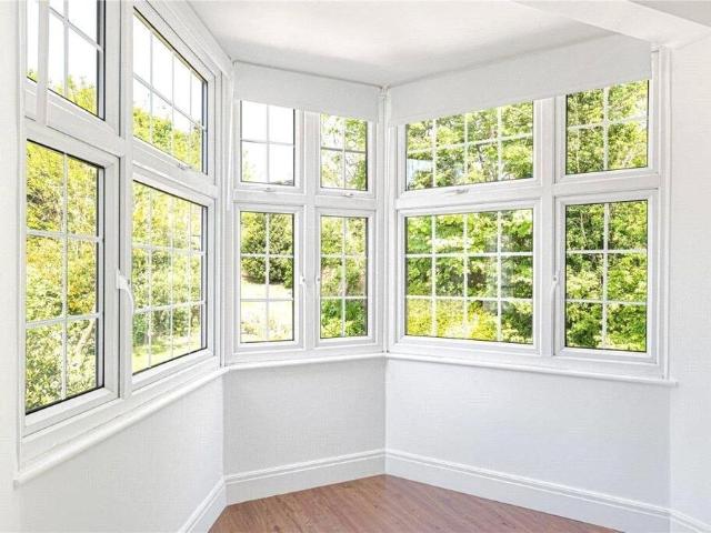 5 bedroom detached house to rent