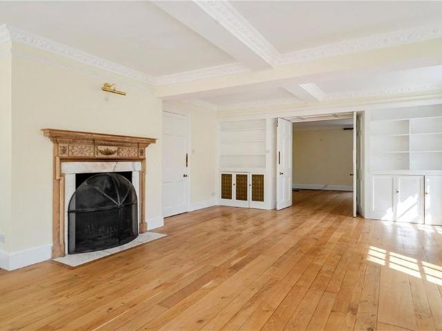5 bedroom detached house to rent
