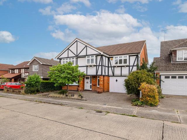 5 bedroom detached house to rent