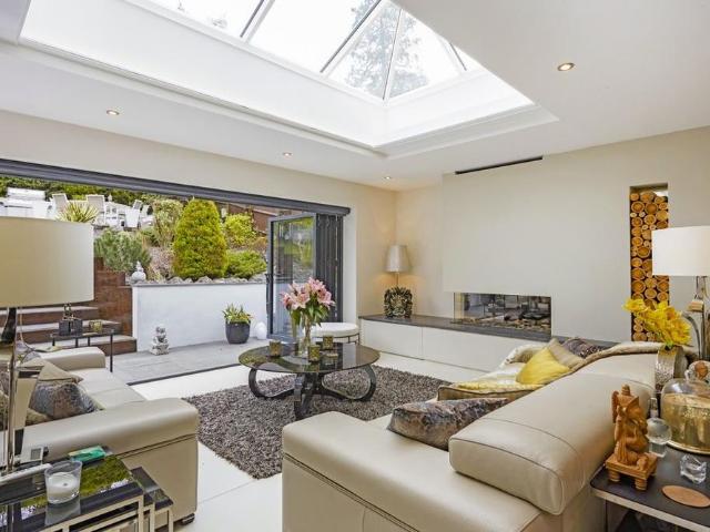 5 bedroom detached house to rent