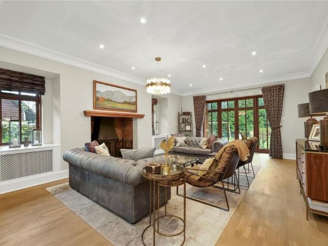 5 bedroom detached house to rent