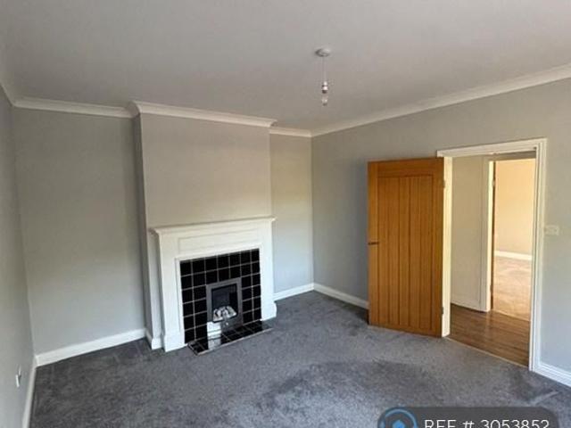5 bedroom detached house to rent