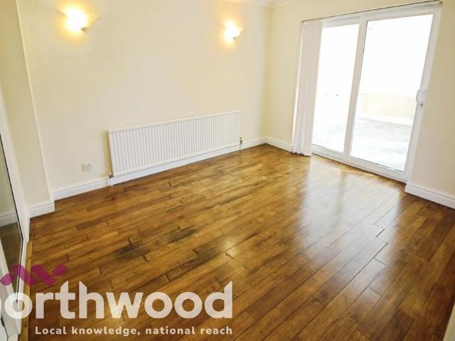 5 bedroom detached house to rent