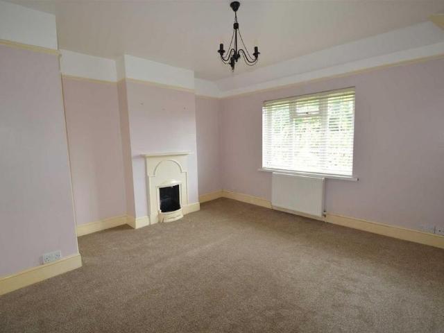 5 bedroom detached house to rent