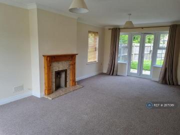 5 bedroom detached house to rent