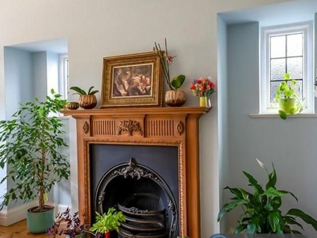 5 bedroom detached house to rent