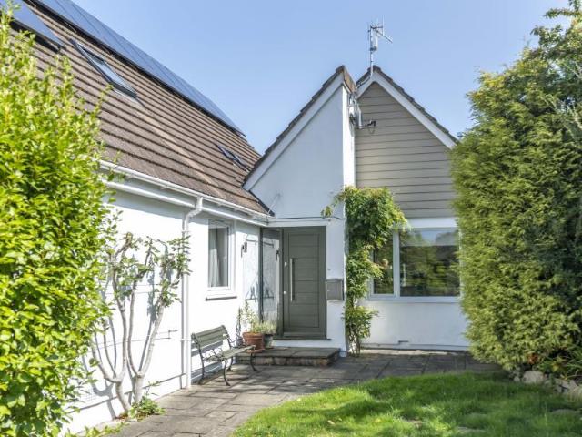5 bedroom detached house to rent