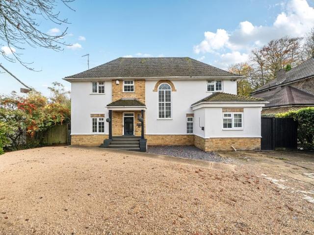 5 bedroom detached house to rent
