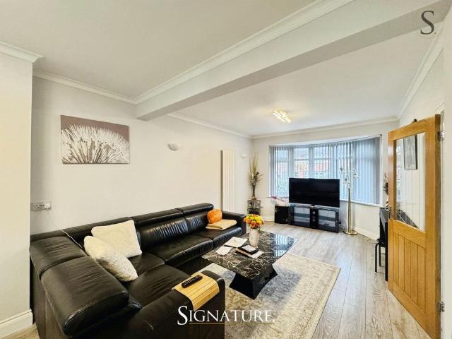 5 bedroom detached house to rent