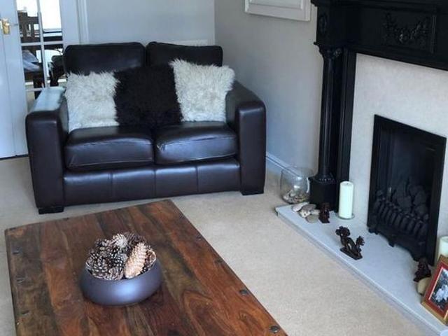 5 bedroom detached house to rent