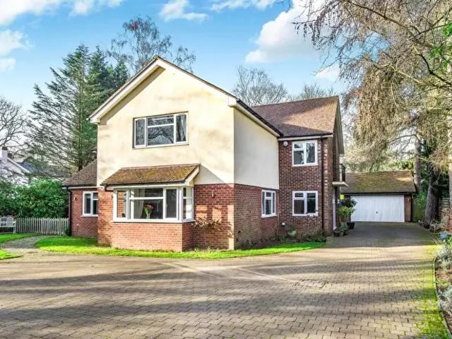 5 Bedroom Detached House To Rent In Church Road, Aspley Heath, Bedfordshire, MK17