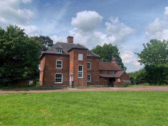 5 Bedroom Detached House To Rent In Coleshill, Birmingham, Warwickshire, B46