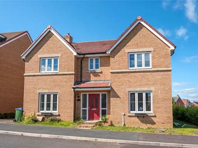 5 Bedroom Detached House To Rent In Missenden Street, Newton Leys, Milton Keynes, Buckinghamshire, MK3