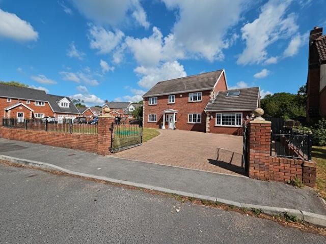 5 Bedroom Detached House To Rent In Plas Gwernfadog Drive, Ynysforgan, Swansea, SA6