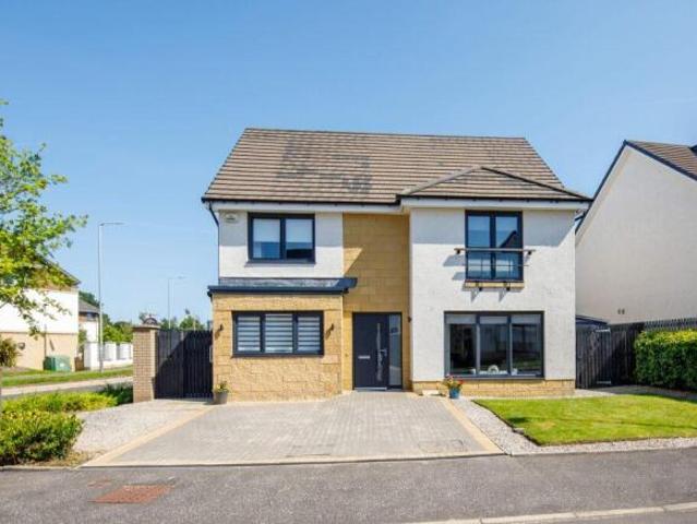 5 bedroom detached villa for sale in Kestrel Wynd, Newton Mearns, G77