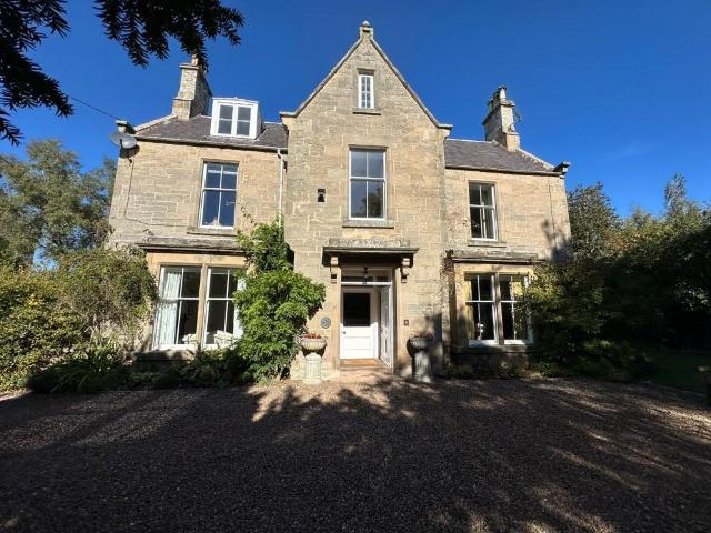 5 bedroom detached villa house for sale