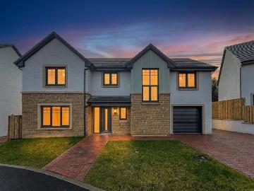5 bedroom detached villa house for sale