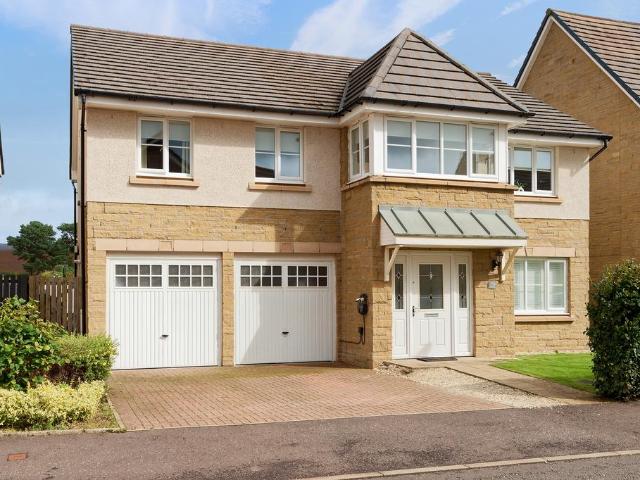 5 bedroom detached villa house for sale