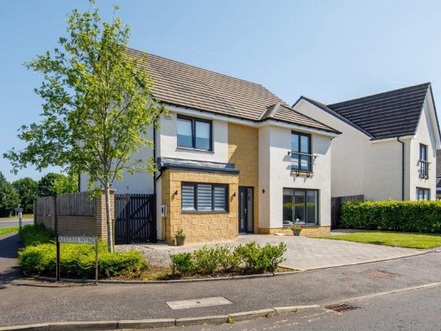 5 bedroom detached villa house for sale