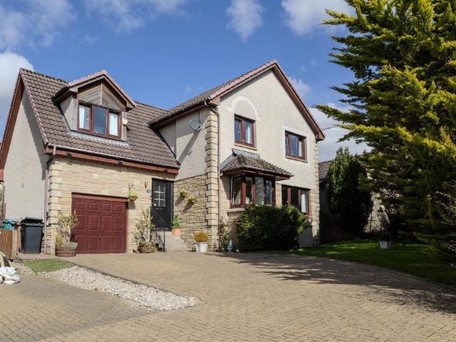 5 bedroom detached villa house for sale