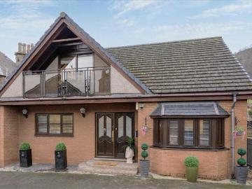 5 bedroom detached villa house for sale