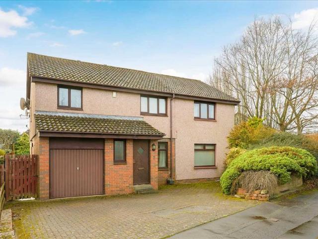 5 bedroom detached villa house for sale