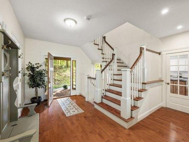 5 bedroom, Dedham MA 02026 105350100