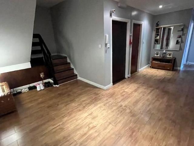 5 bedroom duplex to rent