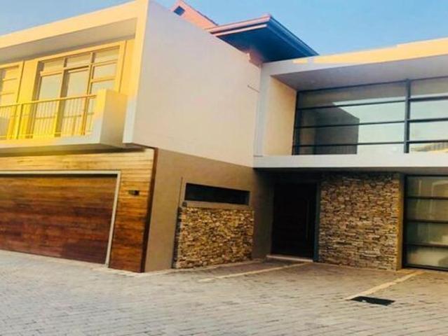 5 Bedroom duplex townhouse sectional to rent in Izinga Ridge, Umhlanga