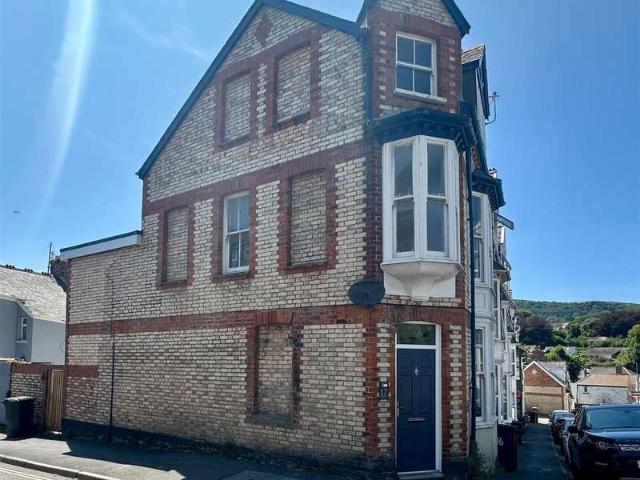 5 Bedroom End Of Terrace House