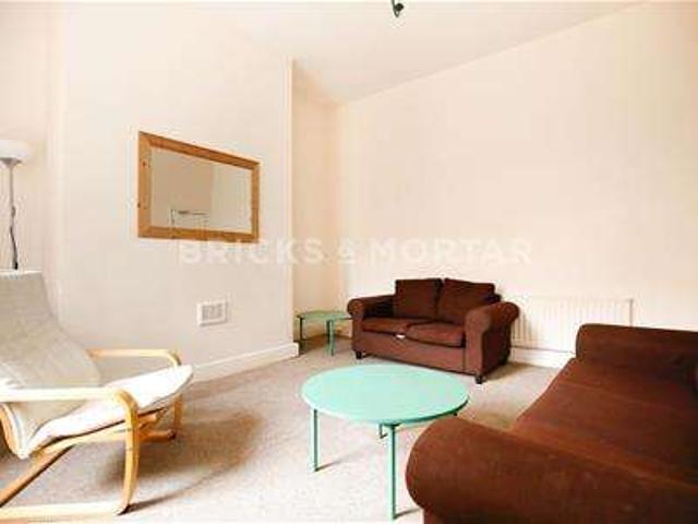 5 Bedroom End Of Terrace House