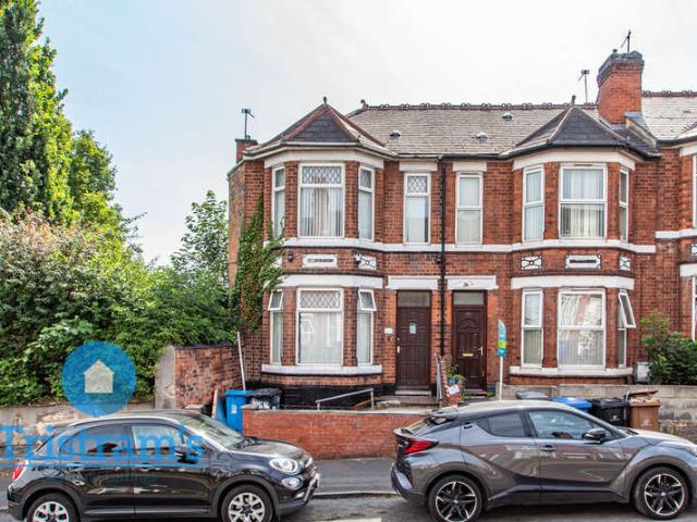 5 Bedroom End Of Terrace House
