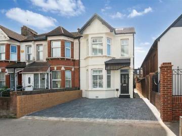 5 Bedroom End Of Terrace House