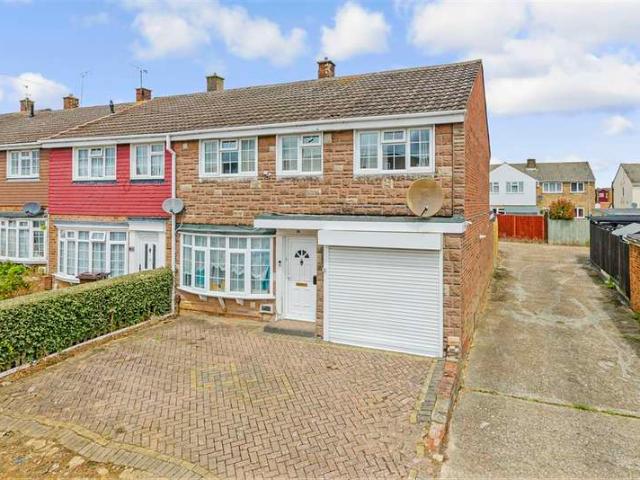 5 Bedroom End Of Terrace House
