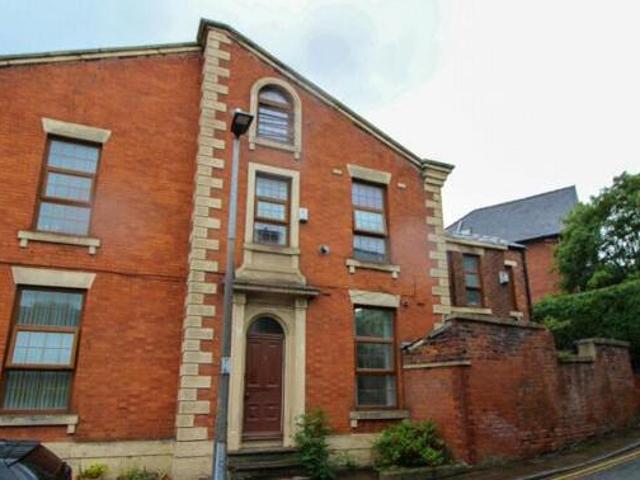 5 Bedroom End Of Terrace House For Rent In Blackburn, Lancashire