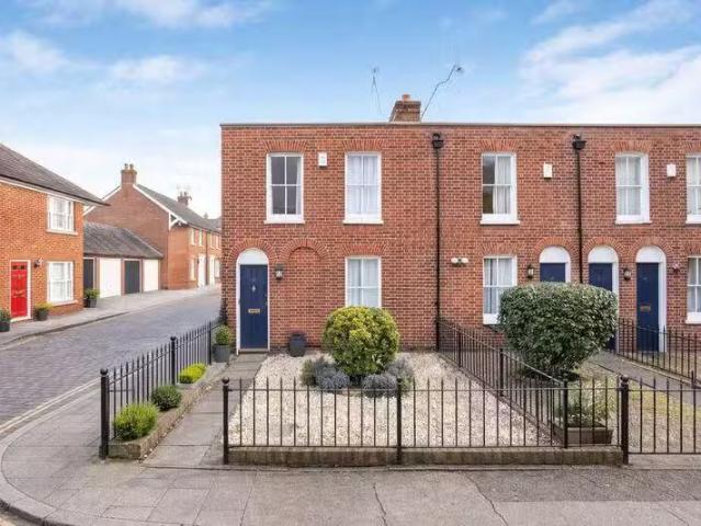 5 bedroom end of terrace house for rent in Kirbys Lane, Canter.