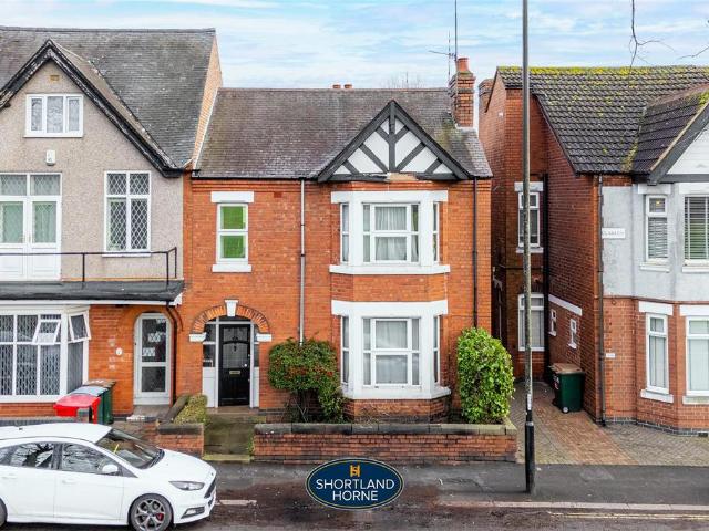 5 bedroom end of terrace house for sale