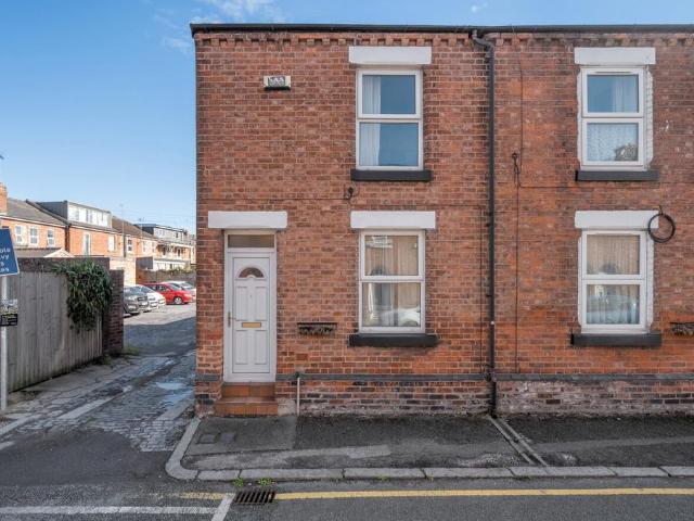5 bedroom end of terrace house for sale