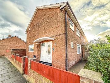 5 bedroom end of terrace house for sale