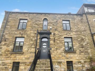 5 bedroom end of terrace house for sale