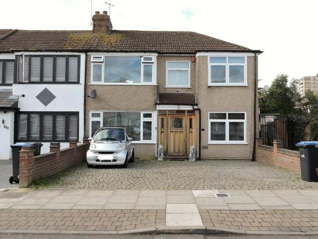 5 bedroom end of terrace house for sale